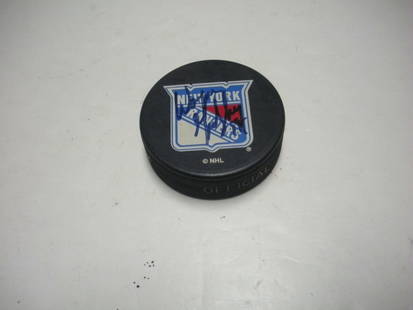 Wayne Gretzky Signed Hockey Puck COA New York Rangers Edmonton Oilers: Wayne Gretzky Signed Hockey Puck COA New York Rangers Edmonton Oilers This authentic hockey puck features the legendary Wayne Gretzky, showcasing his time with the New York Rangers and Edmonton Oilers