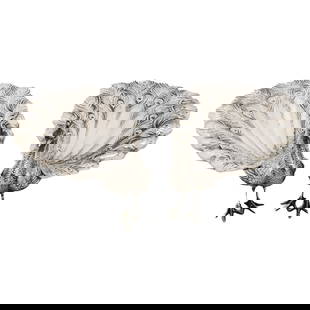 Gorham Sterling Silver Peacock Dishes Set of 2 Circa 1890: Gorham Sterling Silver Peacock Dishes Set of 2 Circa 1890 This exquisite pair of sterling silver peacock dishes combines decorative artistry with functional design. Each piece features intricate feath