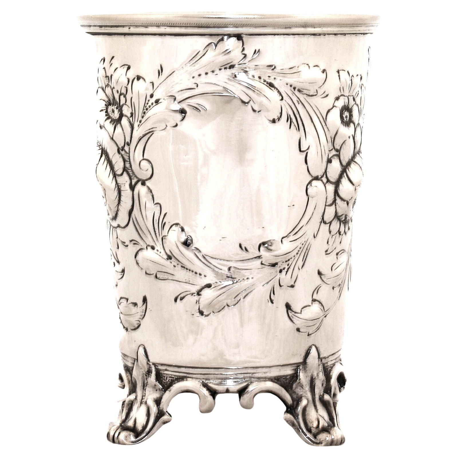 Mid-19th Century Sterling Silver Beaker by Ball Black & Co: Mid-19th Century Sterling Silver Beaker by Ball Black & Co This exquisite 18th Century Sterling Silver Beaker is a remarkable piece from the mid-1850s, crafted by Ball, Black & Company of New York. Fe