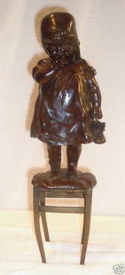 Original 19th Century Bronze Sculpture of Girl by Juan Clara: Original 19th Century Bronze Sculpture of Girl by Juan Clara This exquisite original bronze sculpture, crafted by renowned artist Juan Clara in 1875, depicts a young girl and exemplifies remarkable ar