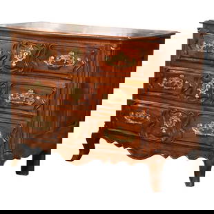 Antique 18th Century French Louis XV Walnut Commode Chest Lyon: Antique 18th Century French Louis XV Walnut Commode Chest Lyon This exquisite 18th Century French Louis XV Commode Chest is a stunning example of craftsmanship from Lyon, circa 1760. Elegantly designe