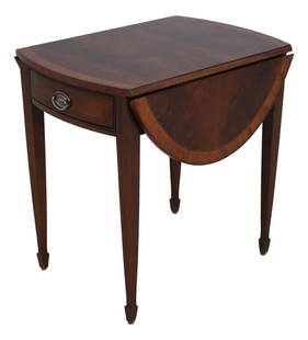 Ethan Allen Mahogany Pembroke Lamp Table Federal Style 20x28x27.5: Ethan Allen Mahogany Pembroke Lamp Table Federal Style 20x28x27.5 This exquisite Pembroke style lamp table showcases the timeless elegance of Federal style design. Crafted from high-quality mahogany,