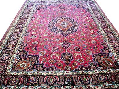 8.7 x 12.3 Persian Kashan Handmade Rug Classic Design: 8.7 x 12.3 Persian Kashan Handmade Rug Classic Design Elevate your home with the timeless beauty of this 8.7 x 12.3 Genuine Persian Kashan rug, a classic traditional carpet that embodies the rich heri