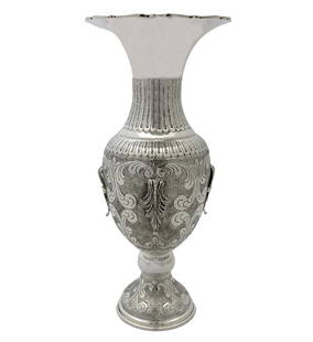 Elegant 925 Sterling Silver Handmade Leaf Applique Flower Vase 10.75": Elegant 925 Sterling Silver Handmade Leaf Applique Flower Vase 10.75" This exquisite flower vase is crafted from high-quality 925 sterling silver, showcasing a stunning handmade leaf applique design t