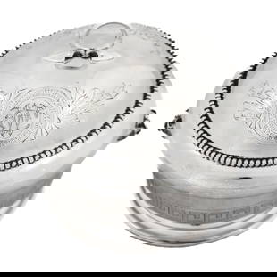 Antique Sterling Silver Caviar Dish with Cover: Antique Sterling Silver Caviar Dish with Cover This exquisite antique caviar dish, crafted by Gorham Silversmiths in the 1880s, showcases the artistry of sterling silver. With a height of 5 in (12.7 c