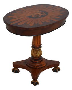 Vintage Italian Inlaid Oval Top Lamp Table with Ball Claw Feet: Vintage Italian Inlaid Oval Top Lamp Table with Ball Claw Feet This exquisite Italian Classical Inlaid Oval Top Lamp Occasional Table showcases a timeless design with ball and claw feet, accentuated b