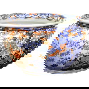 19th Century Japanese Imari Porcelain Jardiniere Planter Floral Design: 19th Century Japanese Imari Porcelain Jardiniere Planter Floral Design This exquisite 19th Century Japanese Imari porcelain jardiniere planter showcases a stunning hand-crafted and hand-painted design