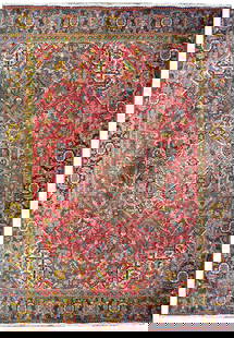 Exquisite 9.3 x 12.8 Old Persian Heriz Rug: Exquisite 9.3 x 12.8 Old Persian Heriz Rug This exquisite 9.3 x 12.8 Old Persian Heriz rug showcases the rich heritage and craftsmanship of Persian weaving. With a stunning design and intricate patter