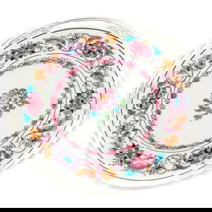 Wedgwood Sterling Silver Hand-Painted 12 Inch Platter Circa 1940s: Wedgwood Sterling Silver Hand-Painted 12 Inch Platter Circa 1940s This exquisite platter combines the elegance of sterling silver with the beauty of hand-painted porcelain. Crafted by the renowned Wed