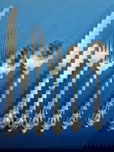 Lunt Eloquence Sterling Silver Flatware Set 77 Pieces Dinner Service with Storage Chest: Lunt Eloquence Sterling Silver Flatware Set 77 Pieces Dinner Service with Storage Chest Experience the elegance of the Eloquence Sterling Silver Flatware Service Set by Lunt, a stunning collection tha