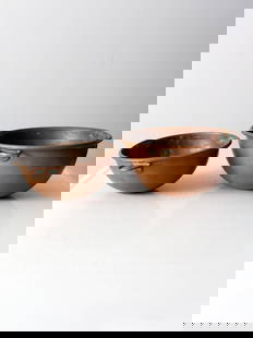 Vintage Antique Copper Mixing Bowls with Brass Handles: Vintage Antique Copper Mixing Bowls with Brass Handles This antique pair of copper mixing bowls features a classic design with round bottoms for efficient mixing. Each bowl is equipped with brass ring