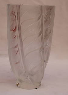 Exquisite Lalique French Crystal Vase Art Glass 9.25 inches Tall: Exquisite Lalique French Crystal Vase Art Glass 9.25 inches Tall Introducing a stunning brand new French Lalique crystal vase, showcasing exceptional detail and craftsmanship. This exquisite art glass