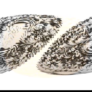 Gorham 1903 Sterling Silver Soap Box with Repousse Floral Design: Gorham 1903 Sterling Silver Soap Box with Repousse Floral Design This exquisite Sterling Silver Soap Box, crafted by Gorham Manufacturing Company in 1903, showcases the intricate artistry of early 20t