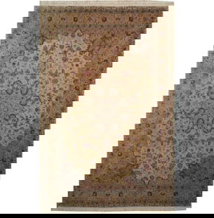 Luxurious 6' x 9' Wool and Silk Fine Quality Rug: Luxurious 6' x 9' Wool and Silk Fine Quality Rug Enhance your living space with this exquisite 6.0 x 9.0 rug, crafted from a luxurious blend of wool and silk. This fine quality rug offers both