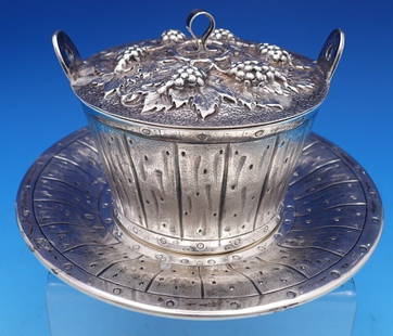 Italian Sterling Silver Grape Barrel Fruit Bowl Set with Underplate: Italian Sterling Silver Grape Barrel Fruit Bowl Set with Underplate This exquisite Italian sterling silver fruit bowl set features a uniquely designed bowl shaped like a barrel of grapes, showcasing