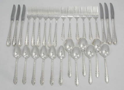 Wild Flower Royal Crest Sterling Silver Flatware Set for 6 30pc: Wild Flower Royal Crest Sterling Silver Flatware Set for 6 30pc Enhance your dining experience with the Wild Flower by Royal Crest Sterling Silver Grille Flatware Set, designed for six. This 30-piece