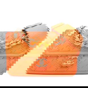 Chanel Small Quilted Caviar Sunset On The Sea Flap Bag Orange: Chanel Small Quilted Caviar Sunset On The Sea Flap Bag Orange Introducing the Chanel Small Quilted Caviar Sunset On The Sea Flap bag, a luxurious accessory designed for elegance and functionality.