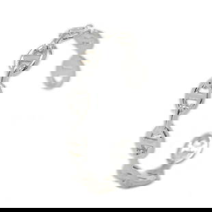 Hermes Chaine d'Ancre Anchaine Bangle Silver SV925 for Women: Hermes Chaine d'Ancre Anchaine Bangle Silver SV925 for Women Elevate your style with the exquisite Hermes Chaine d'Ancre Anchaine Bangle. Crafted from high-quality Silver (SV925), this elegant