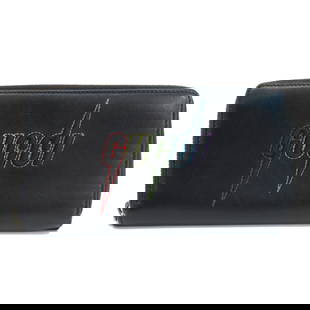 Gucci Black Leather Embroidered Bi-Fold Long Wallet Women 10cm x 19cm: Gucci Black Leather Embroidered Bi-Fold Long Wallet Women 10cm x 19cm This elegant Gucci embroidered long wallet is crafted from high-quality black leather, designed specifically for women. The
