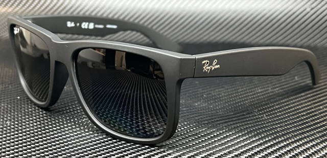 Ray-Ban RB4165 Justin Matte Black Gray Polarized Sunglasses 55mm: Ray-Ban RB4165 Justin Matte Black Gray Polarized Sunglasses 55mm Experience style and functionality with these Ray-Ban RB4165 Justin sunglasses, designed for men. The sunglasses feature a solid gray