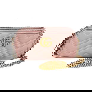 Gucci GG Marmont 546581 Light Pink Leather Shoulder Bag 3.93 x 7.67 x 2.16: Gucci GG Marmont 546581 Light Pink Leather Shoulder Bag 3.93 x 7.67 x 2.16 Elevate your accessory collection with the Gucci GG Marmont shoulder bag, crafted in exquisite light pink leather. This