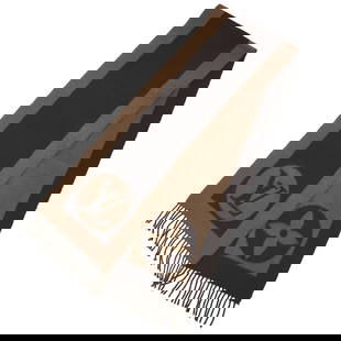 Louis Vuitton Cardiff Scarf Wool Angora Brown Unisex Stole 1.88m x 28.5cm: Louis Vuitton Cardiff Scarf Wool Angora Brown Unisex Stole 1.88m x 28.5cm This luxurious Louis Vuitton scarf, crafted from a premium blend of 75% wool and 25% angora, showcases a rich brown color that
