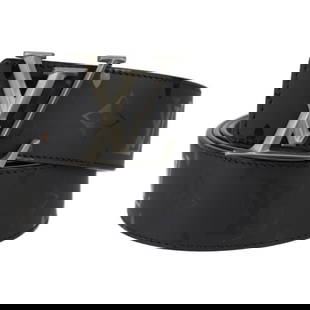 Louis Vuitton LV Initial 40MM Reversible Pyramid Belt Black Leather Size 95 38: Louis Vuitton LV Initial 40MM Reversible Pyramid Belt Black Leather Size 95 38 Elevate your accessory game with this Louis Vuitton LV Initial 40MM Pyramid Monogram Illusion Belt. Crafted from high-qua