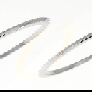 Cartier Platinum Women's Wedding Ring Size 48 US 4.5: Cartier Platinum Women's Wedding Ring Size 48 US 4.5 This exquisite wedding ring from Cartier is crafted from high-quality platinum, making it a luxurious choice for any bride. Designed for women, it