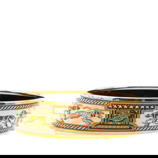 Hermes Wide Greyhound Enamel Bangle 65 Gold Plated Austria: Hermes Wide Greyhound Enamel Bangle 65 Gold Plated Austria This exquisite Hermes Wide Greyhound Enamel Bangle showcases a striking Greyhound print set against a beautifully crafted gold plated metal b
