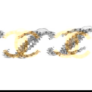Chanel Gold Plated CC Logo Clip-On Earrings A17C: Chanel Gold Plated CC Logo Clip-On Earrings A17C Elevate your accessory collection with these stunning Chanel Gold CC Clip-On Earrings. Crafted with a luxurious gold-plated finish, these earrings