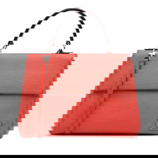 Louis Vuitton Epi Cluny BB Red Leather Handbag with Detachable Strap: Louis Vuitton Epi Cluny BB Red Leather Handbag with Detachable Strap The Louis Vuitton Epi Cluny BB is an elegant handbag crafted from high-quality epi leather. This stylish bag features a flat top