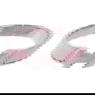 HERMES Clic-H Pink Enamel Bracelet Luxury Accessory: HERMES Clic-H Pink Enamel Bracelet Luxury Accessory This elegant HERMES Clic-H Bracelet features a vibrant pink enamel finish, accentuated by its sleek metal construction. Designed in a regular size,