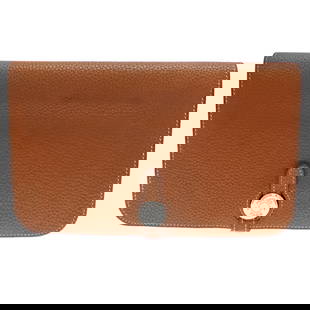 Hermes Dogon GM Long Wallet Togo Leather Brown Gold Unisex 2007: Hermes Dogon GM Long Wallet Togo Leather Brown Gold Unisex 2007 This elegant Hermes Dogon GM wallet is crafted from high-quality Togo leather, featuring a striking combination of brown and gold tones.