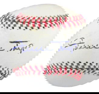 Willie Mays HOF Signed ONL Baseball San Francisco Giants PSA/DNA 182184: Willie Mays HOF Signed ONL Baseball San Francisco Giants PSA/DNA 182184 This is an original autographed ONL baseball by Willie Mays, a Hall of Fame player for the San Francisco Giants. The baseball is