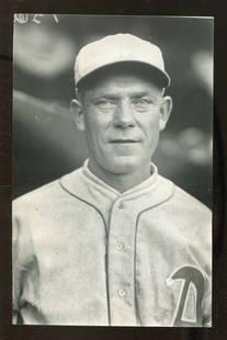 1929 Jack Quinn Baseball Photo 5x8 Original Vintage Sports Legend: 1929 Jack Quinn Baseball Photo 5x8 Original Vintage Sports Legend This original 1929 photograph features Jack Quinn, a legendary figure in baseball, captured in a stunning 5x8 format. The image is a r
