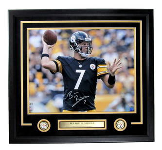 Ben Roethlisberger Signed 16x20 Framed Photo Steelers Fanatics Authentic 24x26: Ben Roethlisberger Signed 16x20 Framed Photo Steelers Fanatics Authentic 24x26 This stunning piece features a Ben Roethlisberger autographed 16x20 photo showcasing the Pittsburgh Steelers.