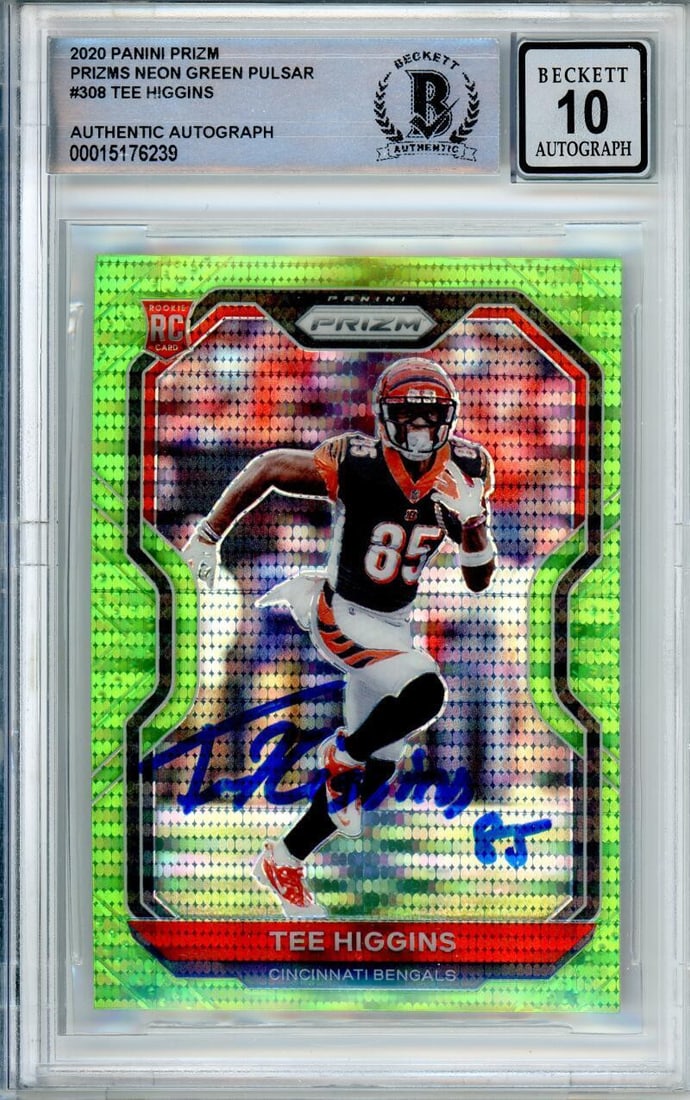 2020 Panini Prizm Neon Green Pulsar Tee Higgins Autographed Card #308 Graded: 2020 Panini Prizm Neon Green Pulsar Tee Higgins Autographed Card #308 Graded This is a 2020 Panini Prizm Neon Green Pulsar trading card featuring Tee Higgins of the Cincinnati Bengals. The card is aut