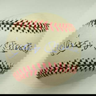 Mickey Mantle Signed Official AL Baseball PSA MINT 9 Yankees: Mickey Mantle Signed Official AL Baseball PSA MINT 9 Yankees Beautiful Mickey Mantle Signed Official American League Baseball. PSA DNA Full Letter COA. Autograph is graded MINT 9. Condition: Pre-Owned