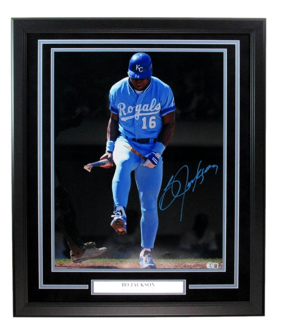 Bo Jackson Autographed 16x20 Framed Photo Kansas City Royals Beckett Authenticated: Bo Jackson Autographed 16x20 Framed Photo Kansas City Royals Beckett Authenticated This stunning framed 16x20 photo captures the legendary Bo Jackson in action with the Kansas City Royals. It features