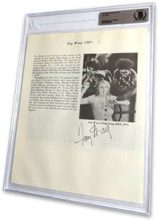 Fay Wray Signed Magazine Photo 8.75 x 12 Beckett Authenticated: Fay Wray Signed Magazine Photo 8.75 x 12 Beckett Authenticated This is an authentic autographed magazine photo of Fay Wray, the iconic actress known for her role in King Kong. The photograph is authen