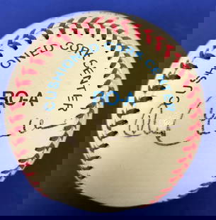 Chris Chambliss Autographed American League Baseball: Chris Chambliss Autographed American League Baseball This is an officially licensed Rawlings American League baseball signed by former New York Yankees player Chris Chambliss. The signature is