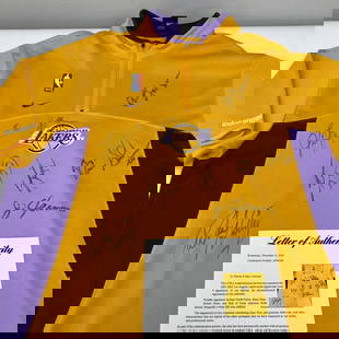 2001-02 Los Angeles Lakers Team Signed NIKE Shooting Shirt with Kobe and Shaq PSA COA: 2001-02 Los Angeles Lakers Team Signed NIKE Shooting Shirt with Kobe and Shaq PSA COA Celebrate the legacy of the legendary 2001-02 NBA Champion Los Angeles Lakers with this authentic team-signed NIKE