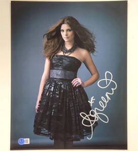 Ashley Greene Twilight 11x14 Photo Autographed Beckett Authenticated: Ashley Greene Twilight 11x14 Photo Autographed Beckett Authenticated Capture a piece of cinematic history with this 11x14 photograph featuring Ashley Greene as Alice Cullen from the movie Twilight. Th