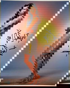 Denise Richards Autographed 11x14 Photo Ant Man Beckett Authenticated: Denise Richards Autographed 11x14 Photo Ant Man Beckett Authenticated This is an original 11x14 photograph signed by actress Denise Richards, known for her role in the movie Ant Man. The autograph has