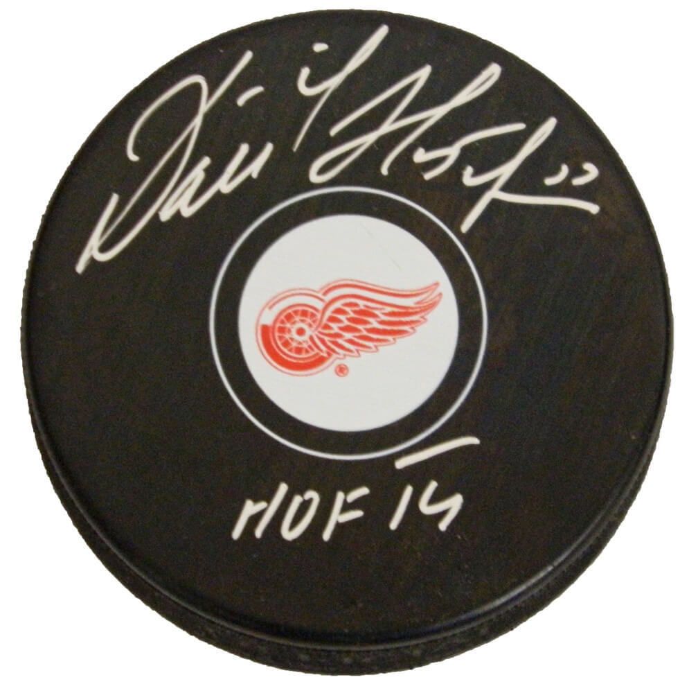 Dominik Hasek Signed Detroit Red Wings Puck with HOF 14 Inscription: Dominik Hasek Signed Detroit Red Wings Puck with HOF 14 Inscription Celebrate the legacy of hockey legend Dominik Hasek with this signed Detroit Red Wings logo hockey puck. This original puck features