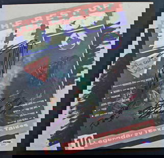 ZZ Top Signed Album Cover with Vinyl PSA Authenticated: ZZ Top Signed Album Cover with Vinyl PSA Authenticated This is a signed album cover with vinyl from the iconic rock band ZZ Top, featuring the signatures of members Billy Gibbons, Dusty Hill, and Fran