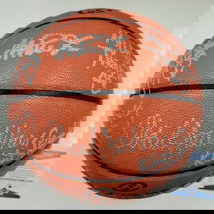 Los Angeles Lakers Signed NBA Basketball Beckett COA Jabbar Magic Worthy: Los Angeles Lakers Signed NBA Basketball Beckett COA Jabbar Magic Worthy This is a Los Angeles Lakers team-signed NBA basketball featuring autographs from legends including Kareem Abdul-Jabbar, Magic