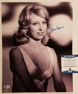 Teri Garr 11x14 Autographed Photo Beckett Authenticated: Teri Garr 11x14 Autographed Photo Beckett Authenticated This is an original 11x14 photograph of actress Teri Garr, featuring her authentic signature. The autograph has been verified by Beckett Authent