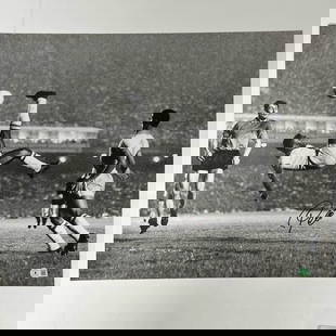 Pele Signed Brazil Soccer 16x20 Photo Bicycle Kick Beckett Authenticated: Pele Signed Brazil Soccer 16x20 Photo Bicycle Kick Beckett Authenticated This stunning 16x20 photo captures soccer legend Pele in a dramatic bicycle kick, showcasing his iconic athleticism. The photog