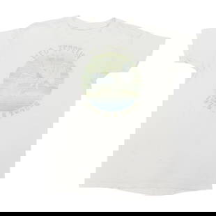 Vintage 1975 Led Zeppelin US Tour Shirt White 50/50 Poly Cotton: Vintage 1975 Led Zeppelin US Tour Shirt White 50/50 Poly Cotton Experience the nostalgia of rock history with this original vintage 1975 Led Zeppelin US Tour Shirt. This authentic vintage piece showca